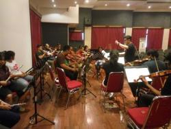 Minggu 25 Februari 2018, GMCO yg berlatih sejak pkl 13.30 terlihat semangat dan diselingi tawa canda.